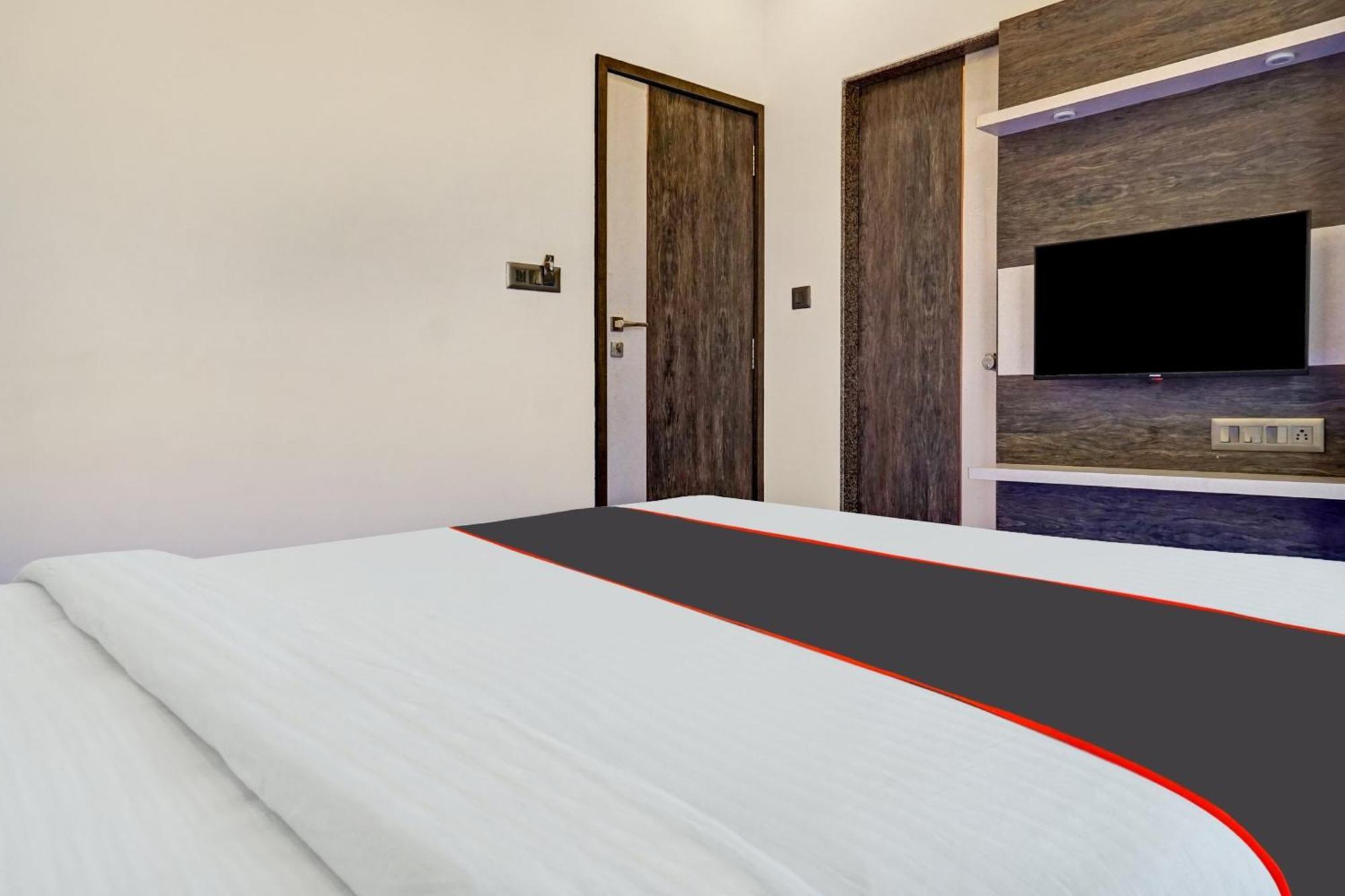 Pimpri-Chinchwad Super Townhouse Poona Royal酒店 外观 照片